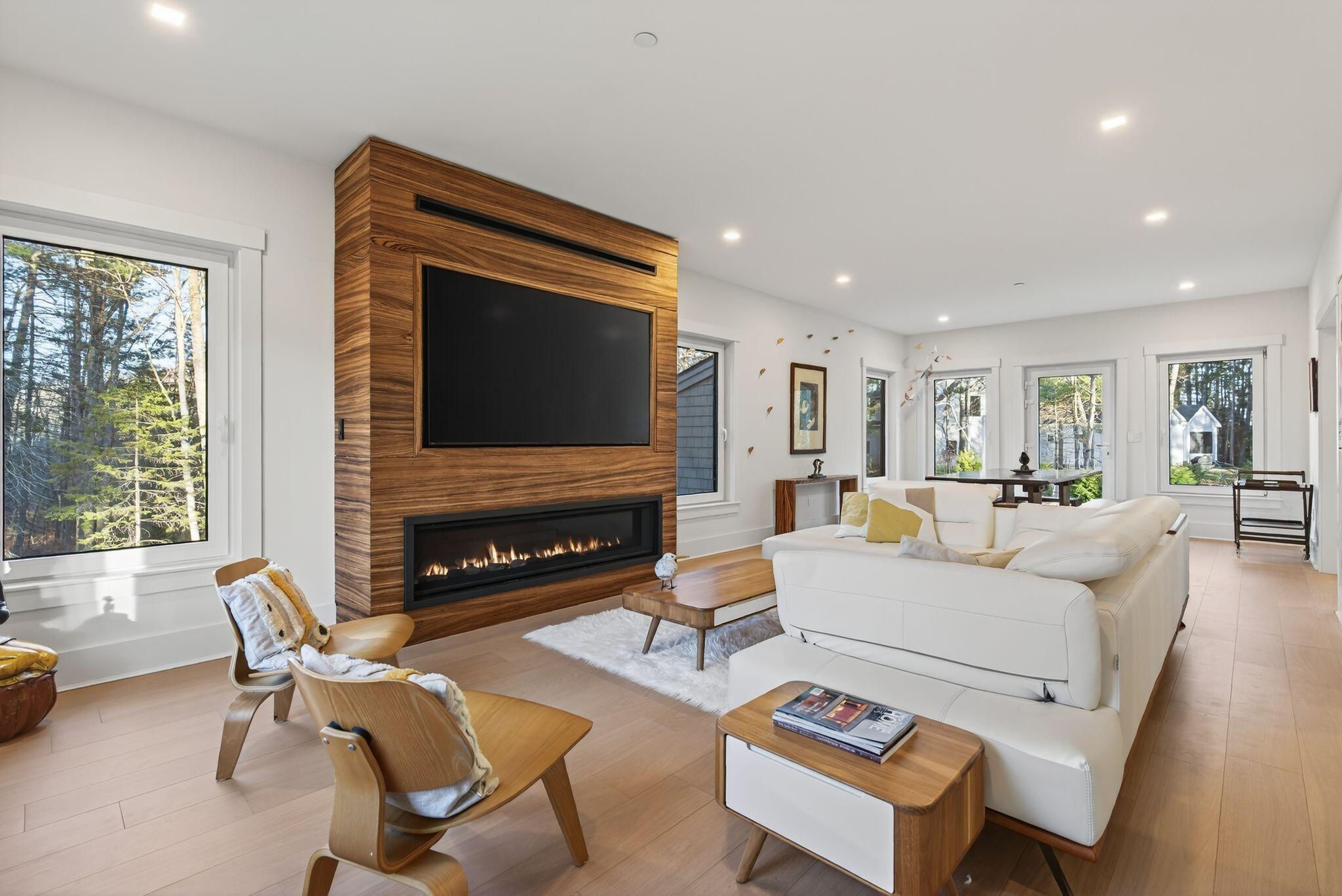55 Hawthorne Lane