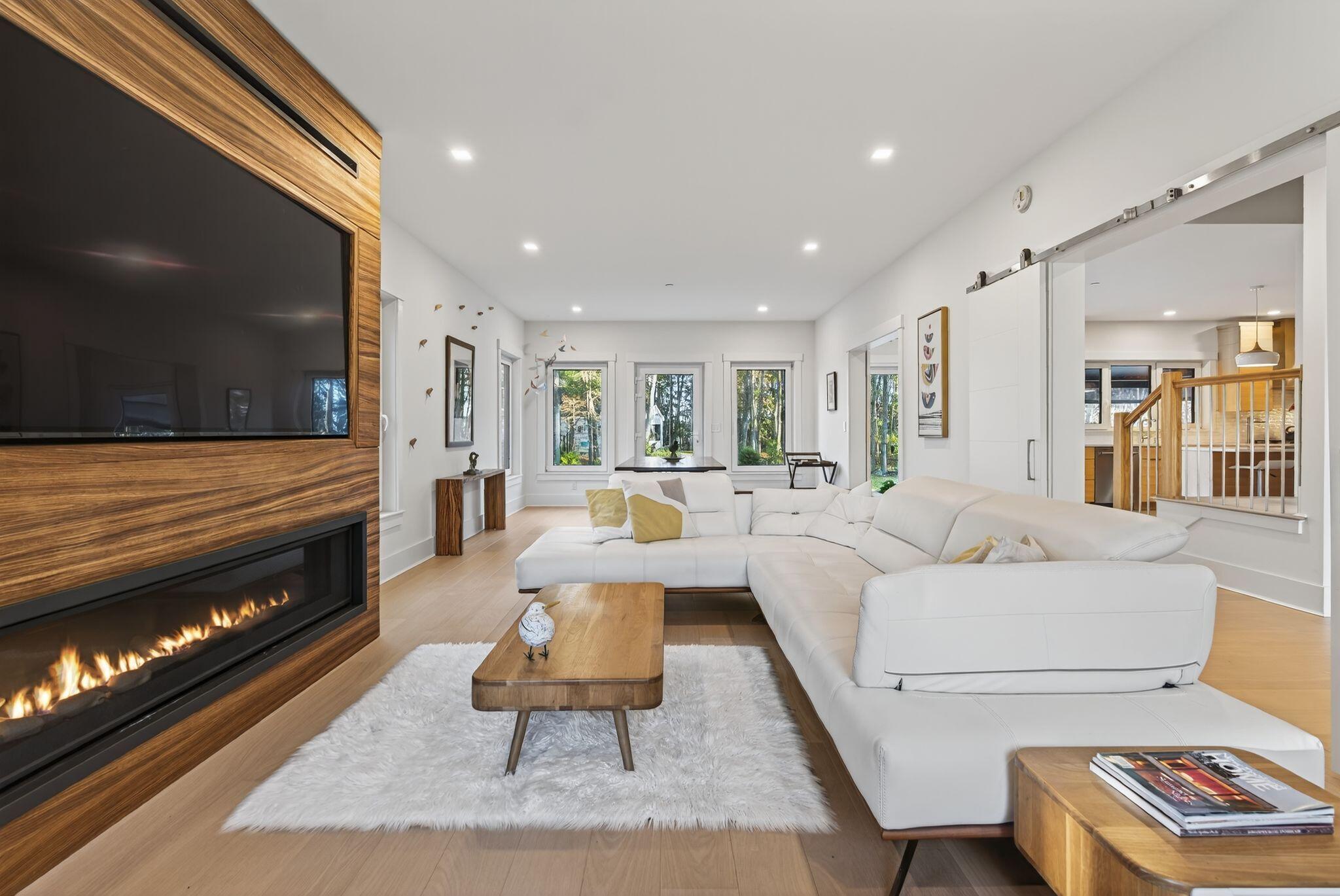 55 Hawthorne Lane