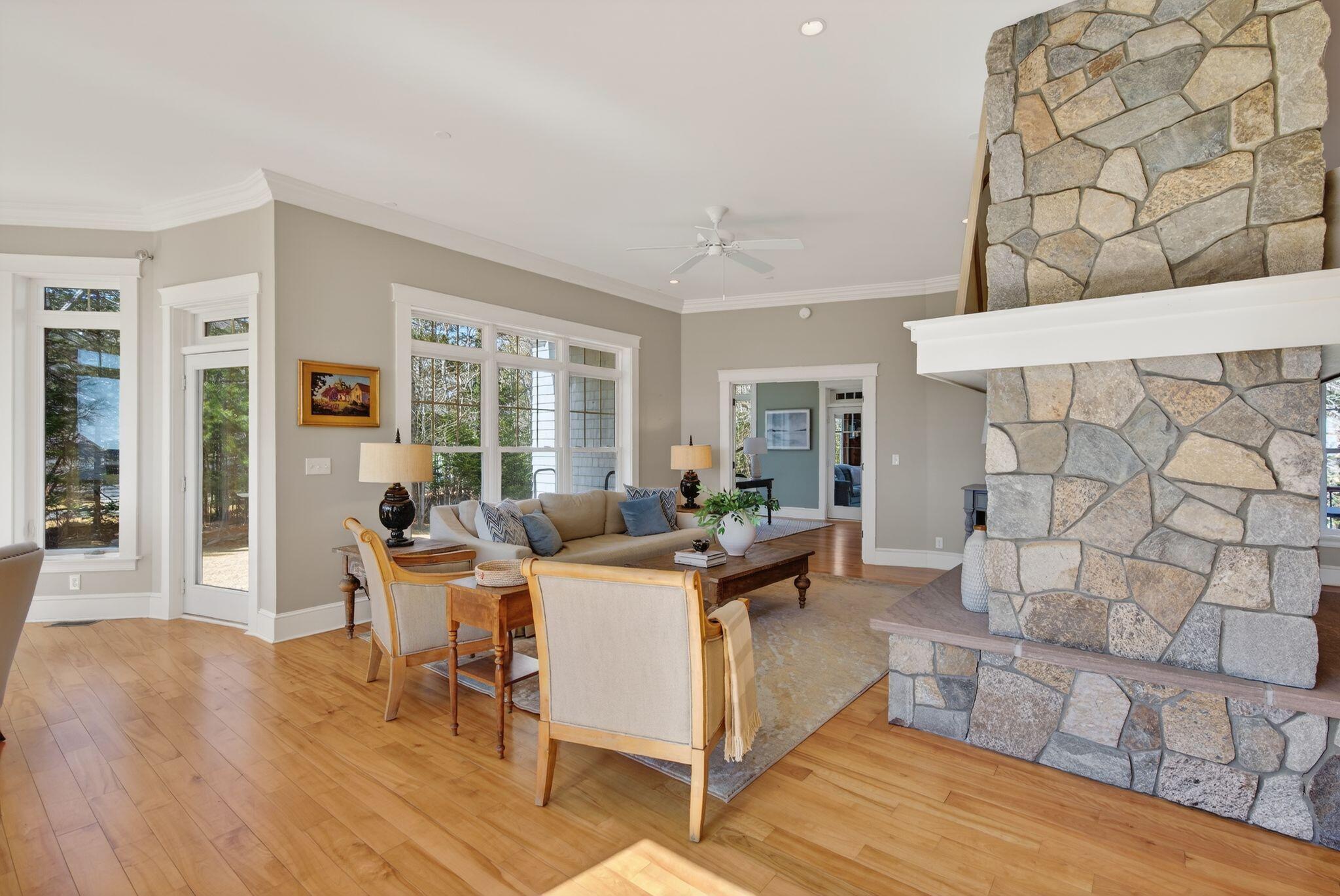 4 Cole Farm Drive