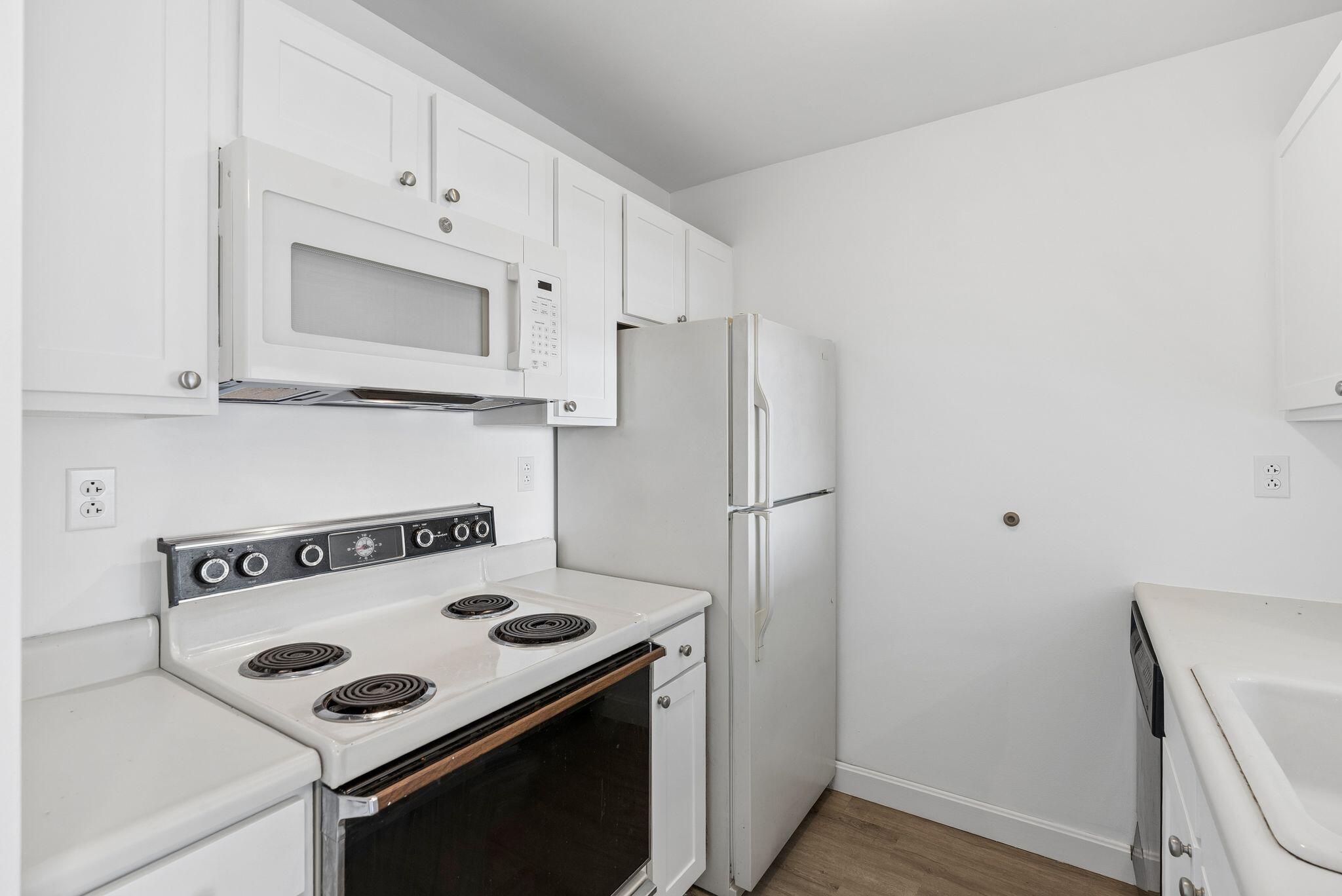 148 Breakwater Drive 811