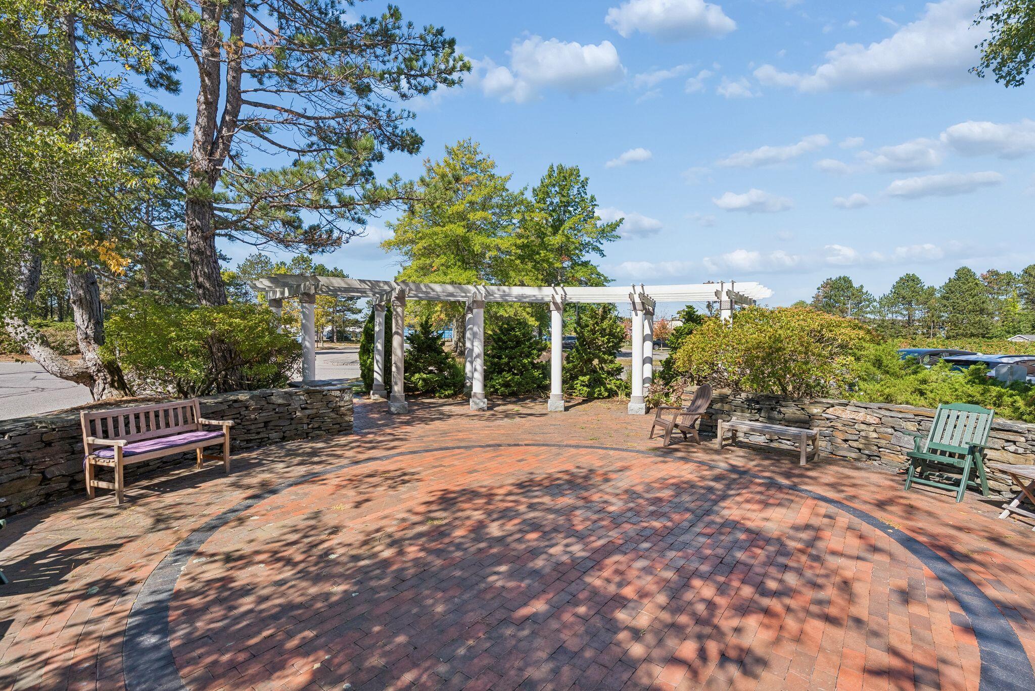 148 Breakwater Drive 811