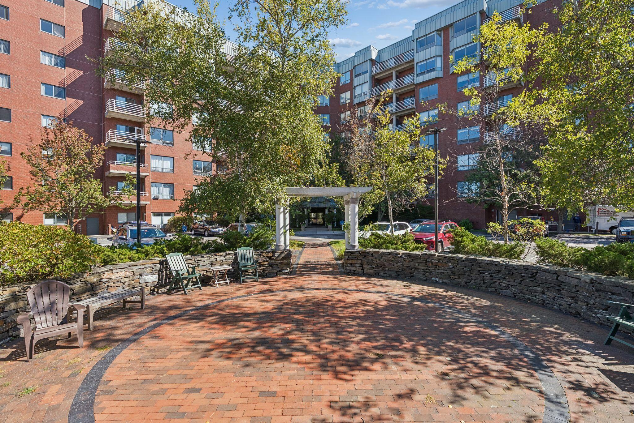 148 Breakwater Drive 811