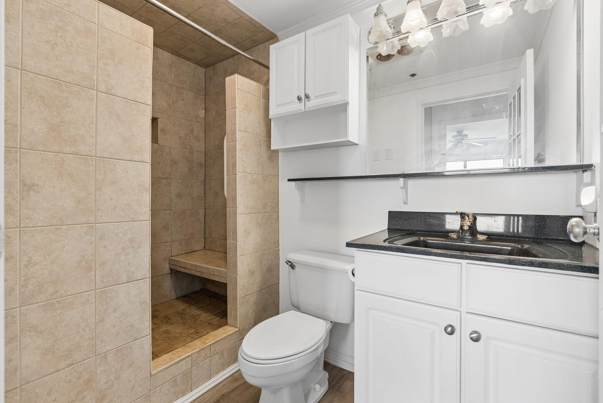 148 Breakwater Drive 811