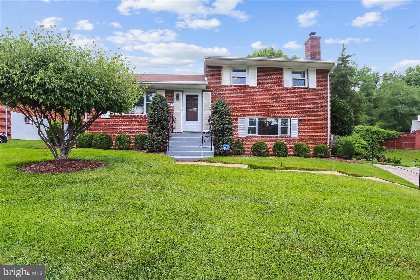 12120 Hunters Ln