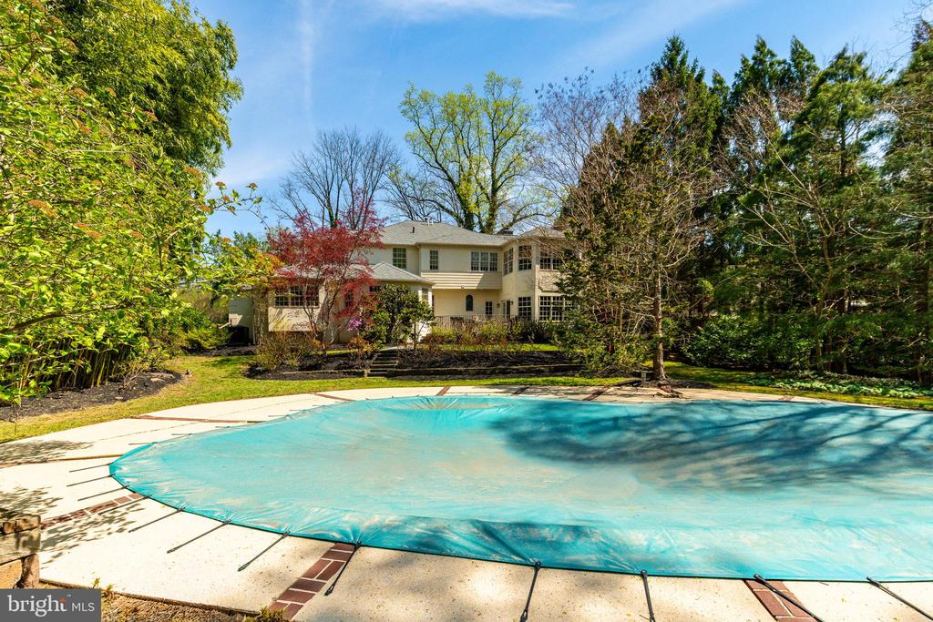 1130 Springmont Cir