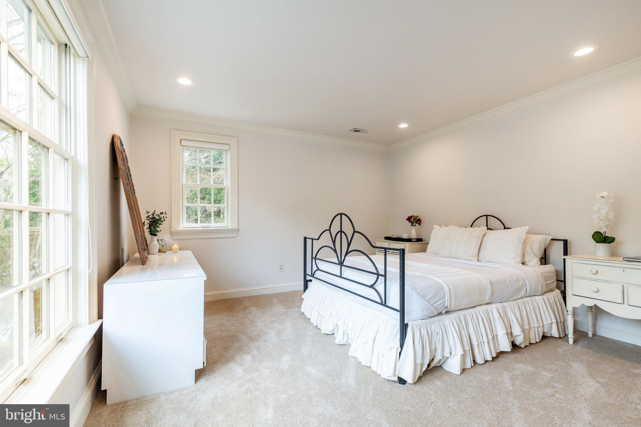 1130 Springmont Cir