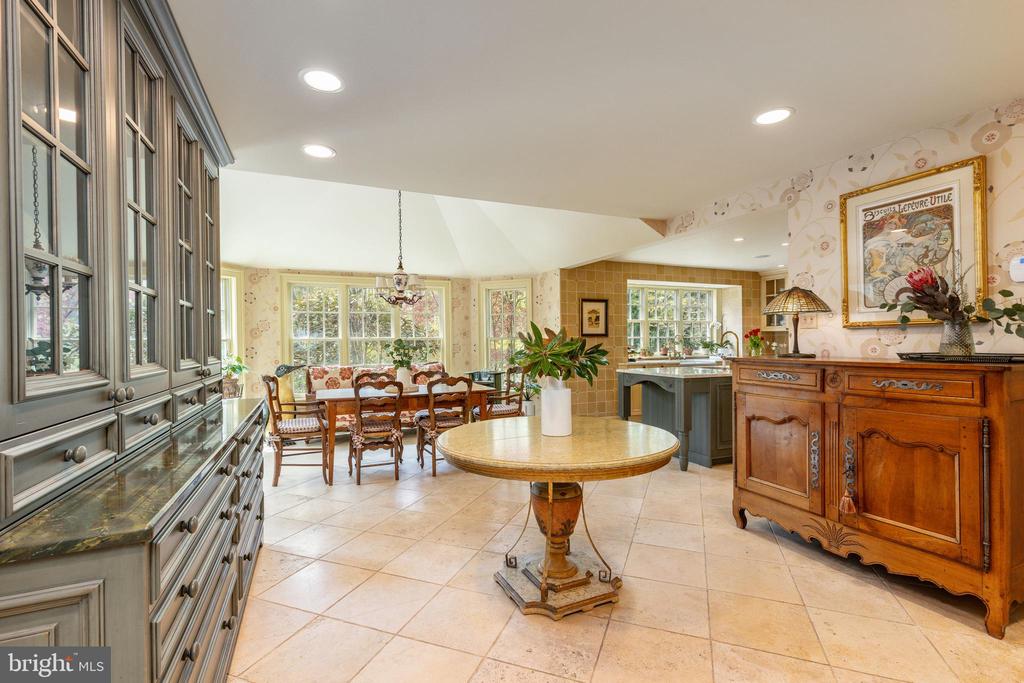 1130 Springmont Cir
