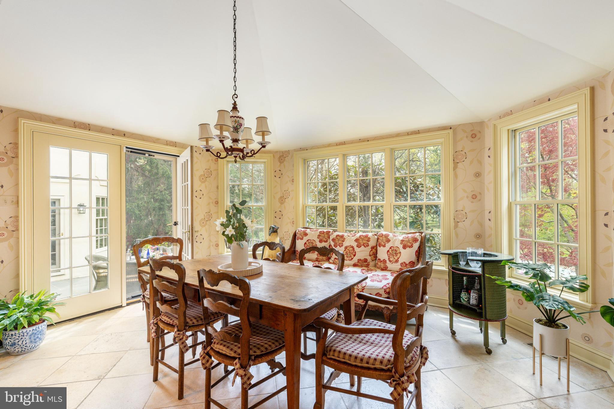 1130 Springmont Cir
