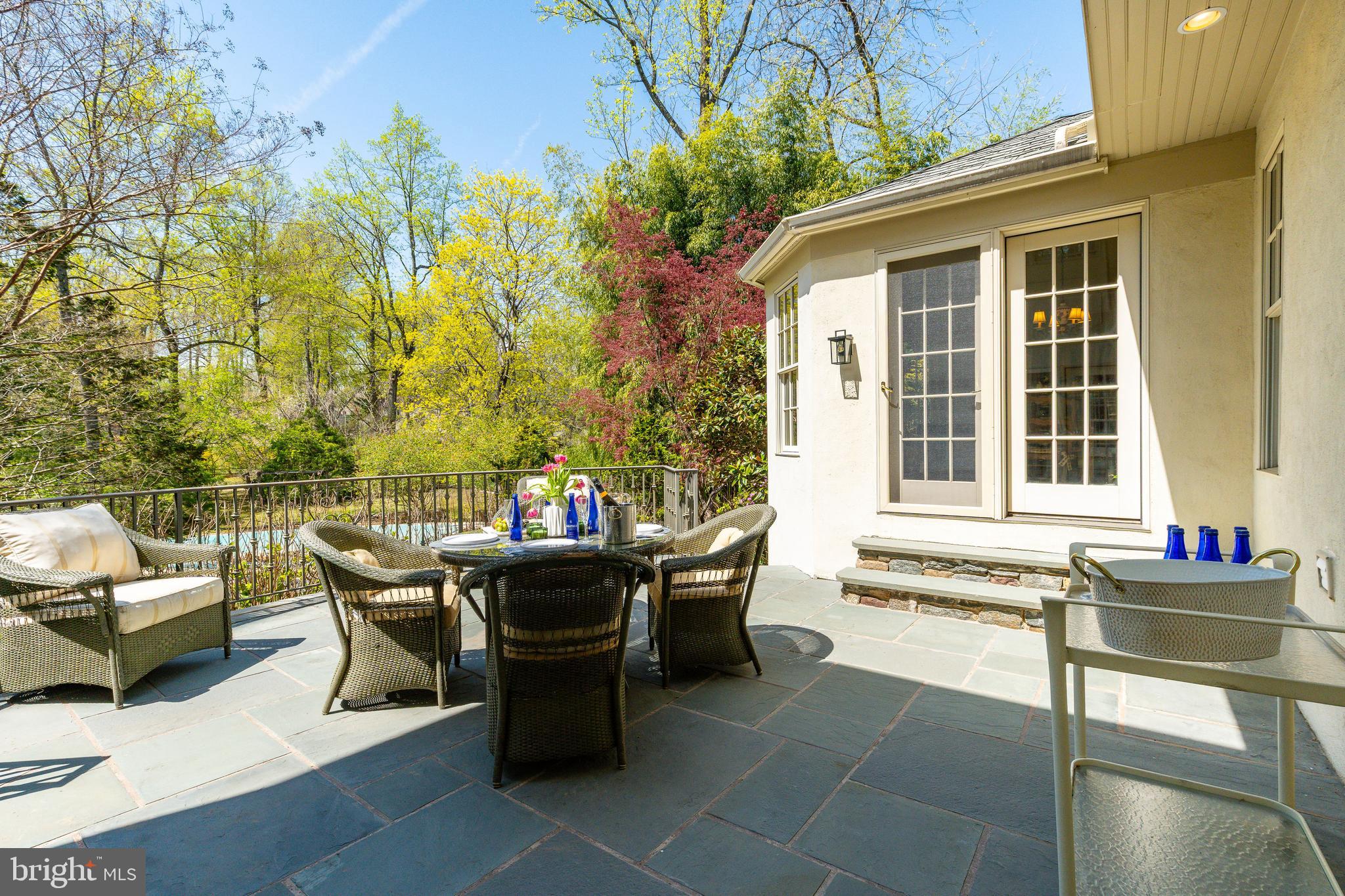 1130 Springmont Cir