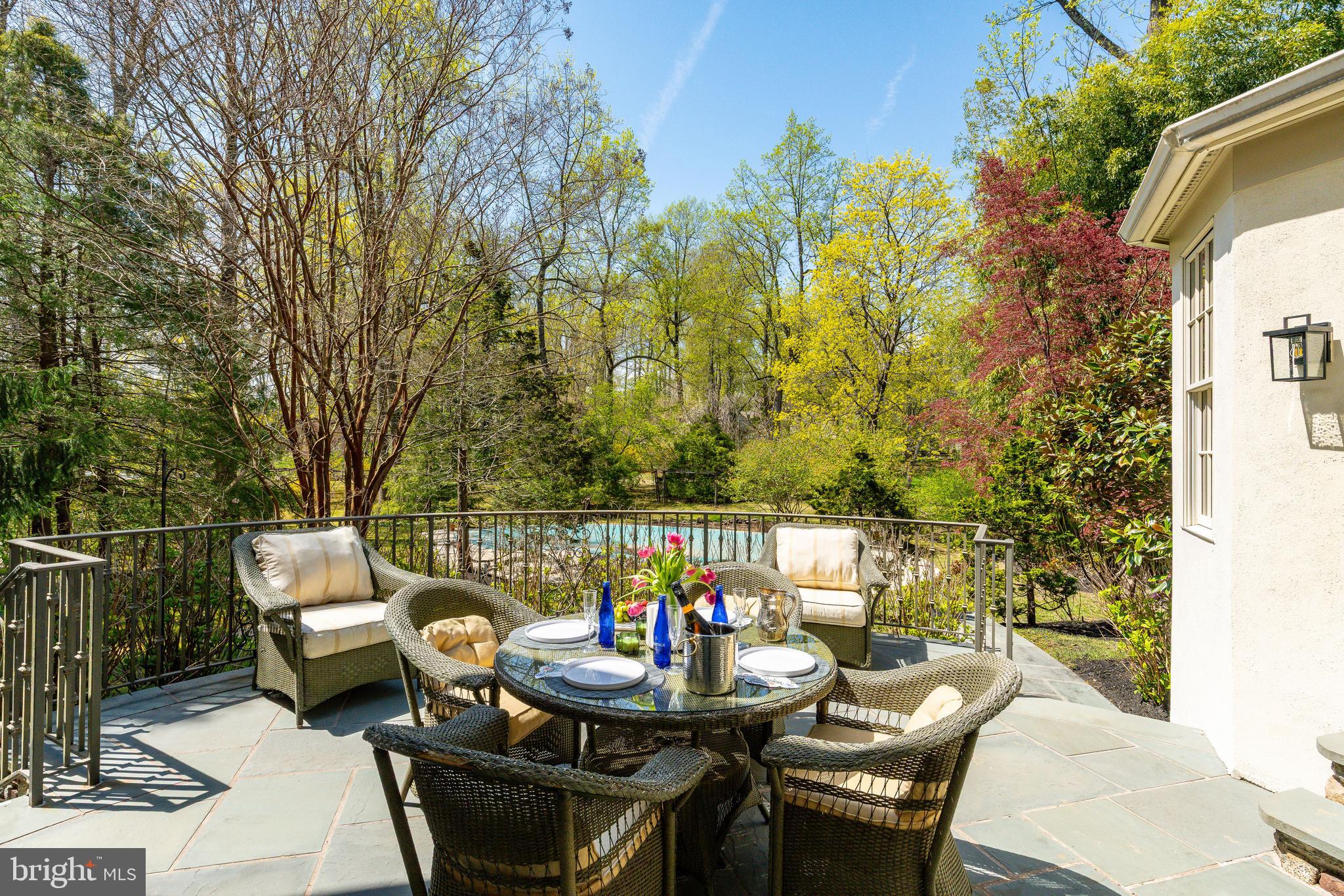 1130 Springmont Cir