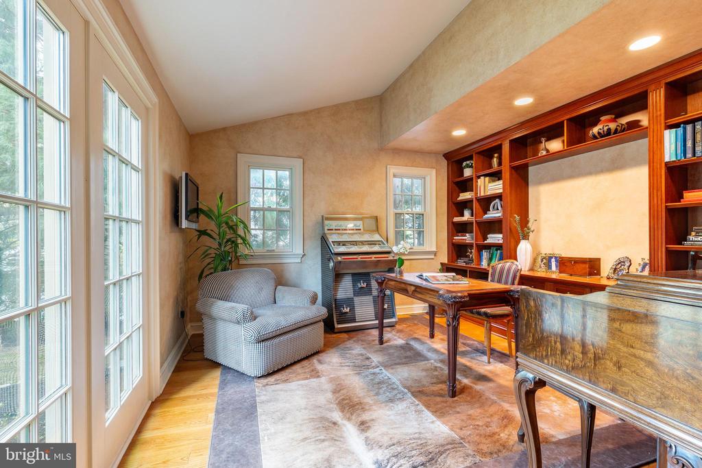 1130 Springmont Cir