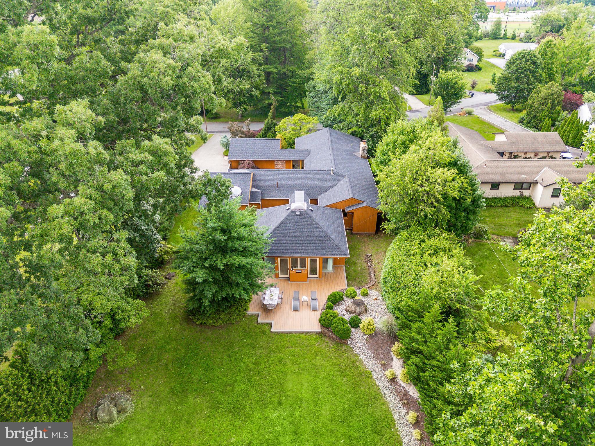 411 Clairemont Rd