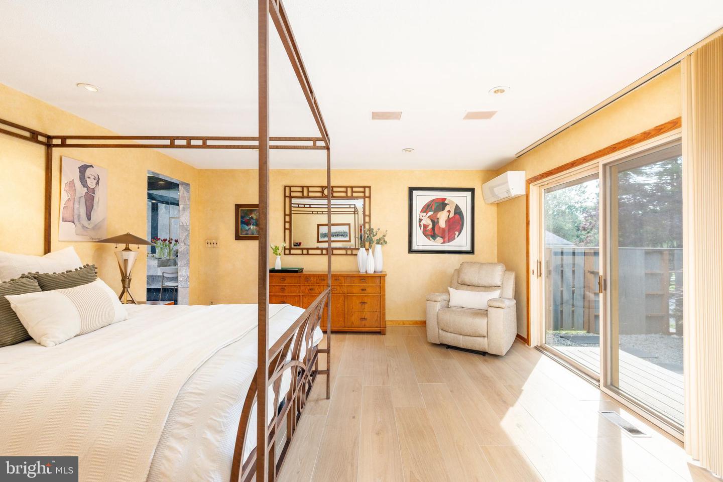 411 Clairemont Rd