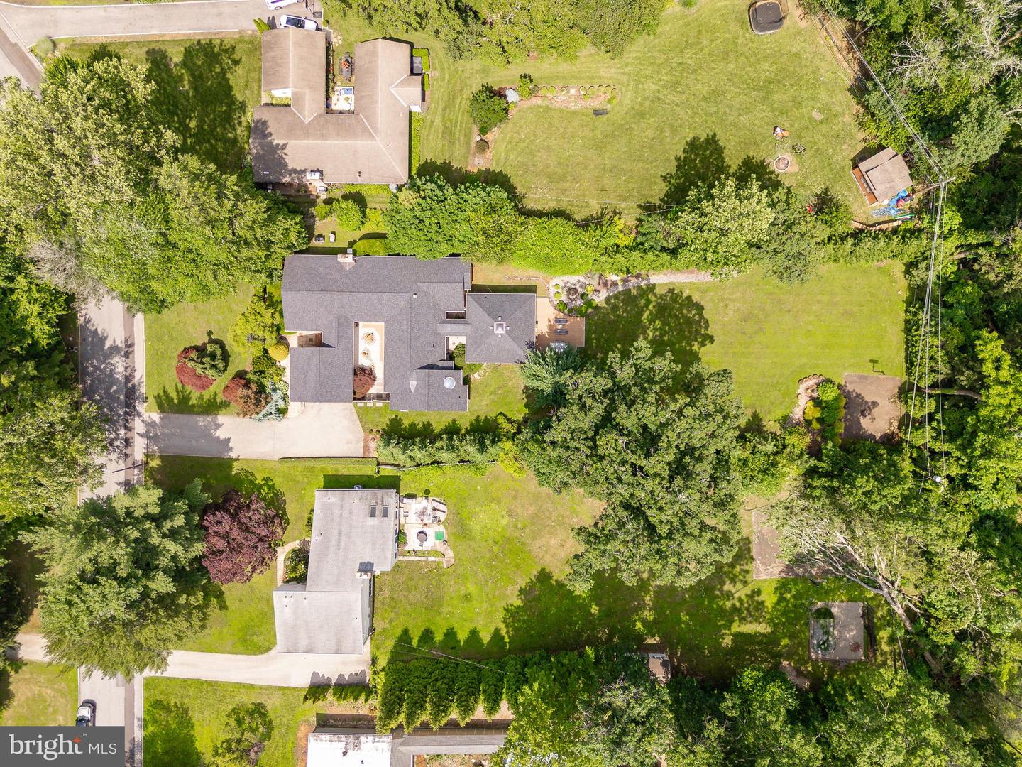 411 Clairemont Rd