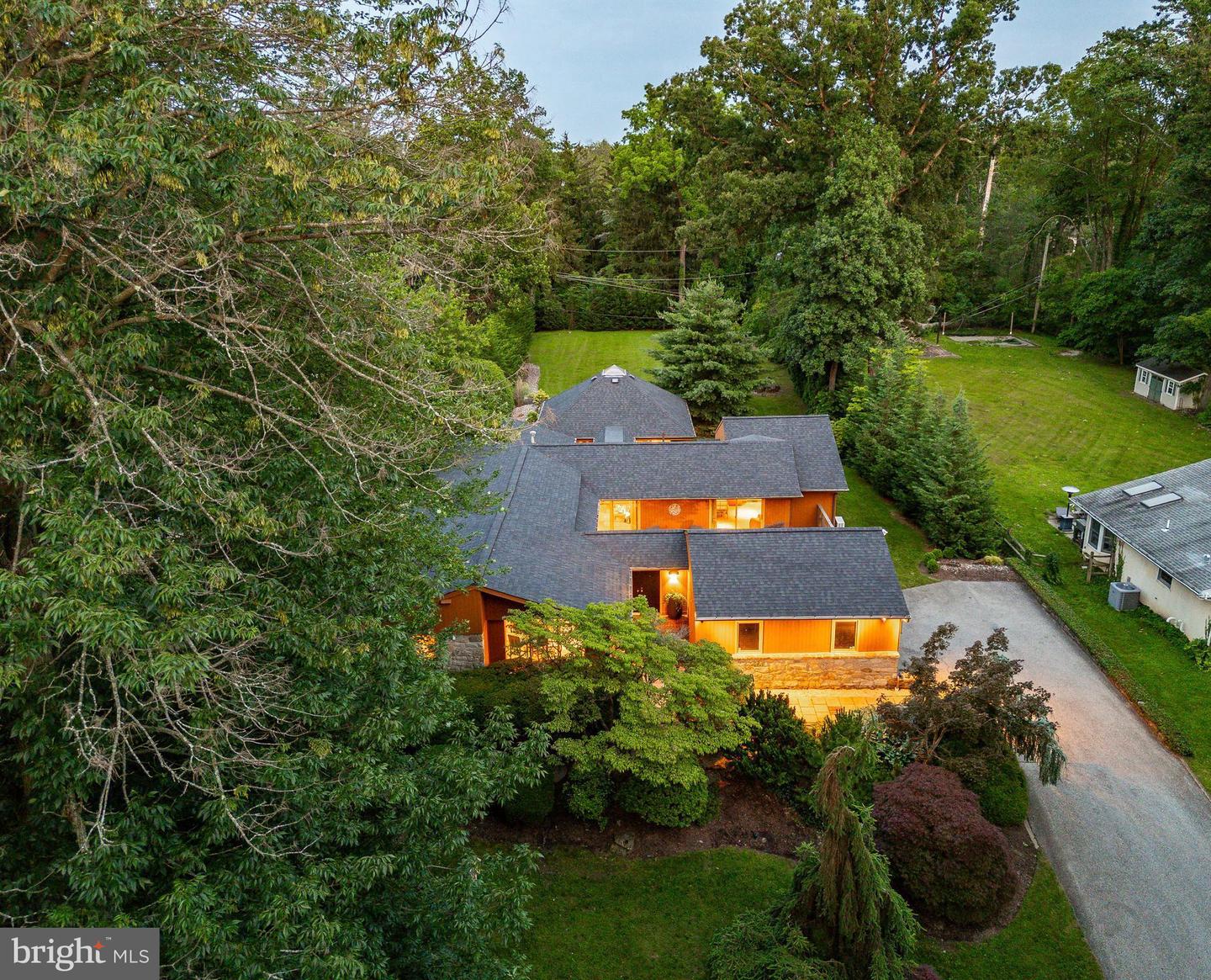 411 Clairemont Rd