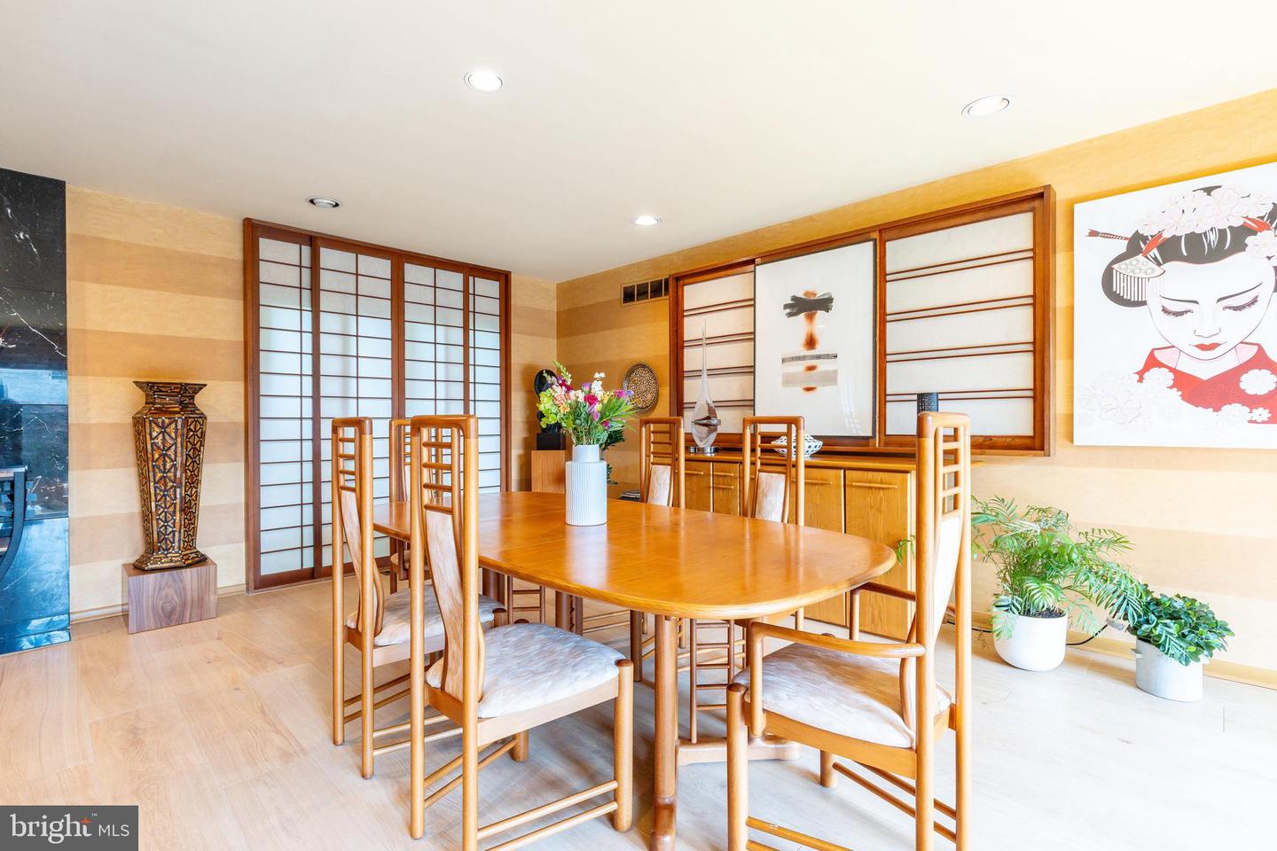 411 Clairemont Rd