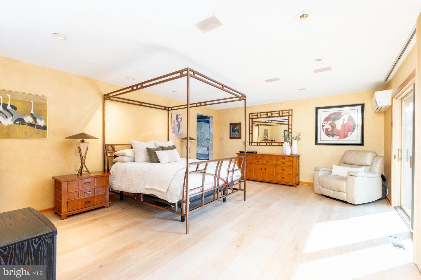 411 Clairemont Rd