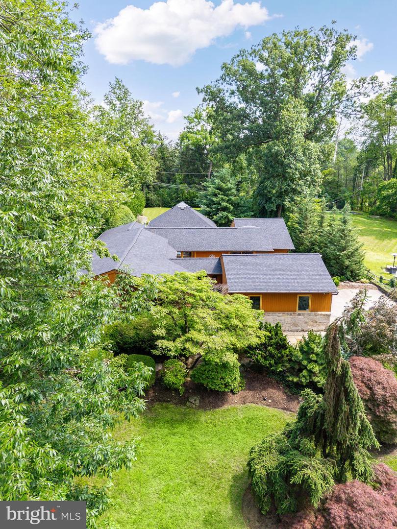 411 Clairemont Rd