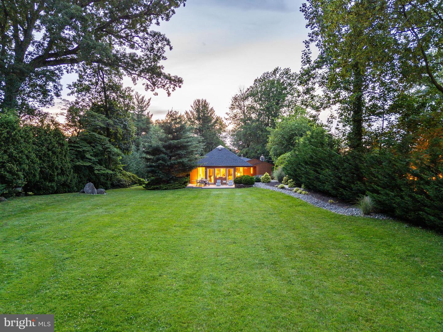 411 Clairemont Rd