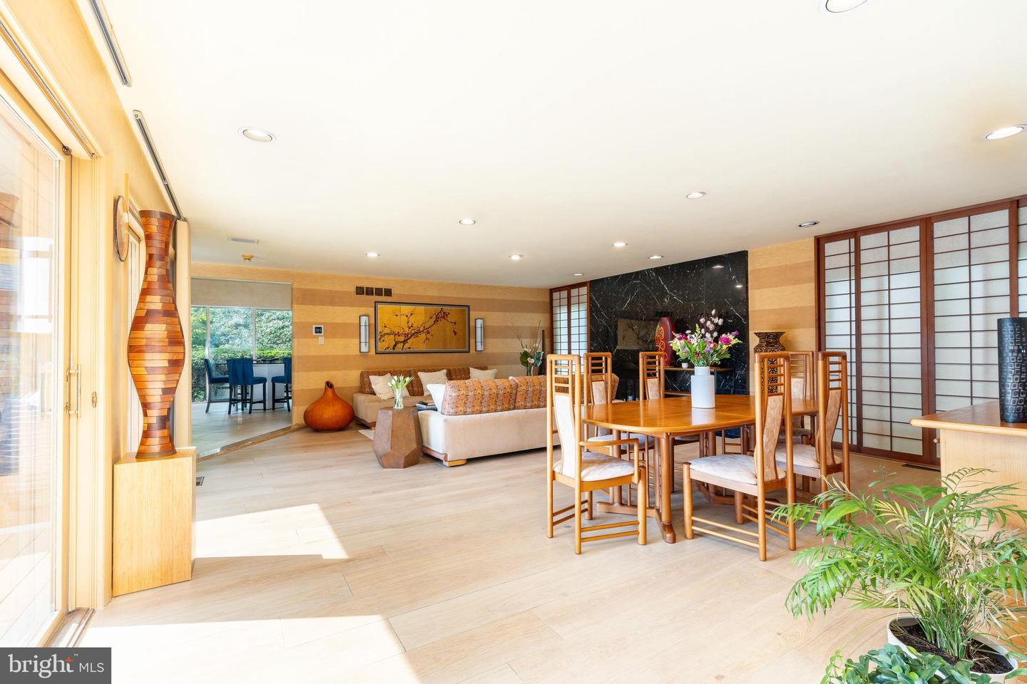 411 Clairemont Rd
