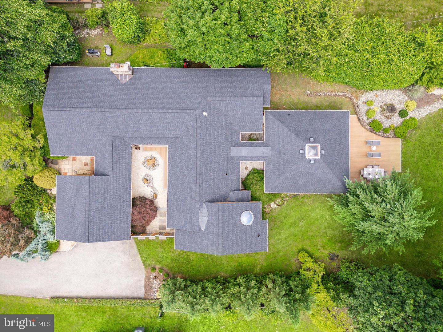 411 Clairemont Rd
