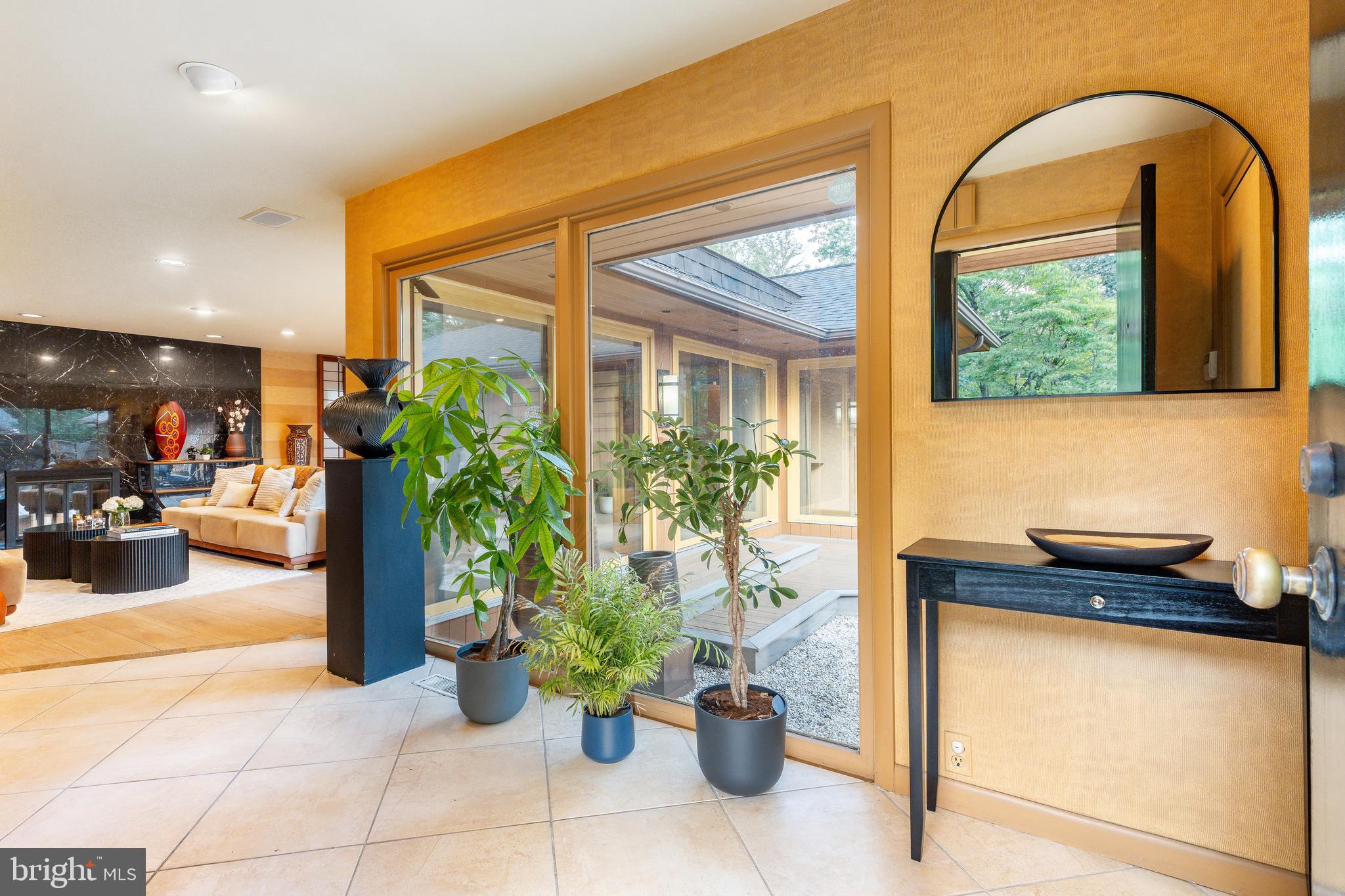 411 Clairemont Rd