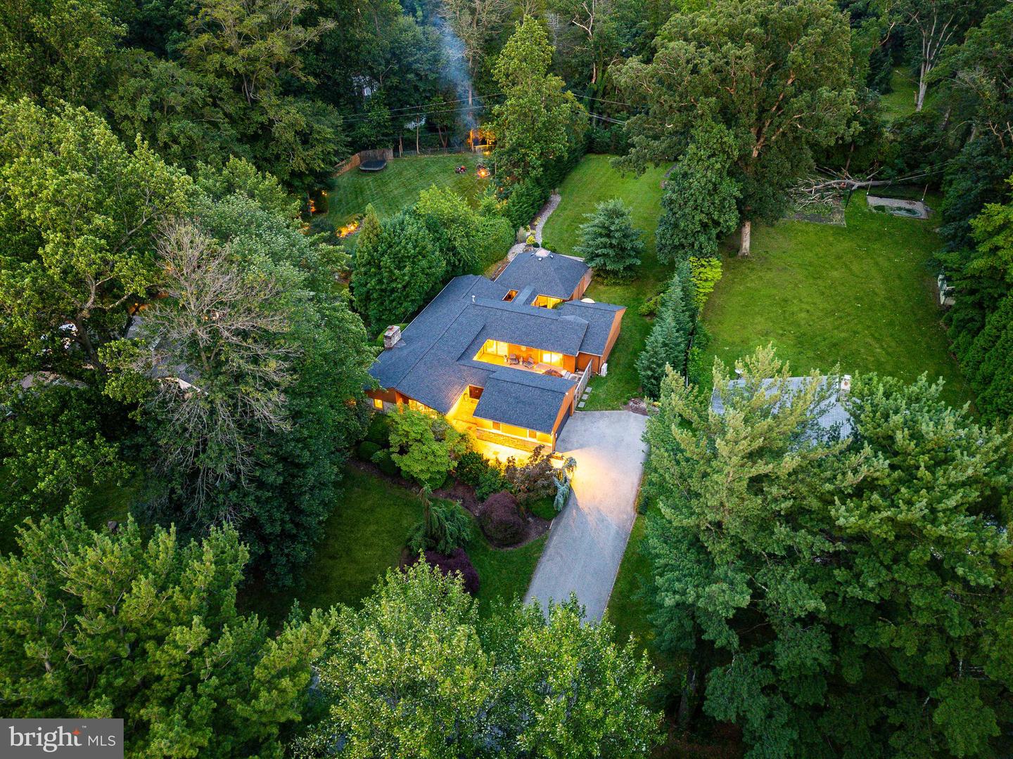 411 Clairemont Rd