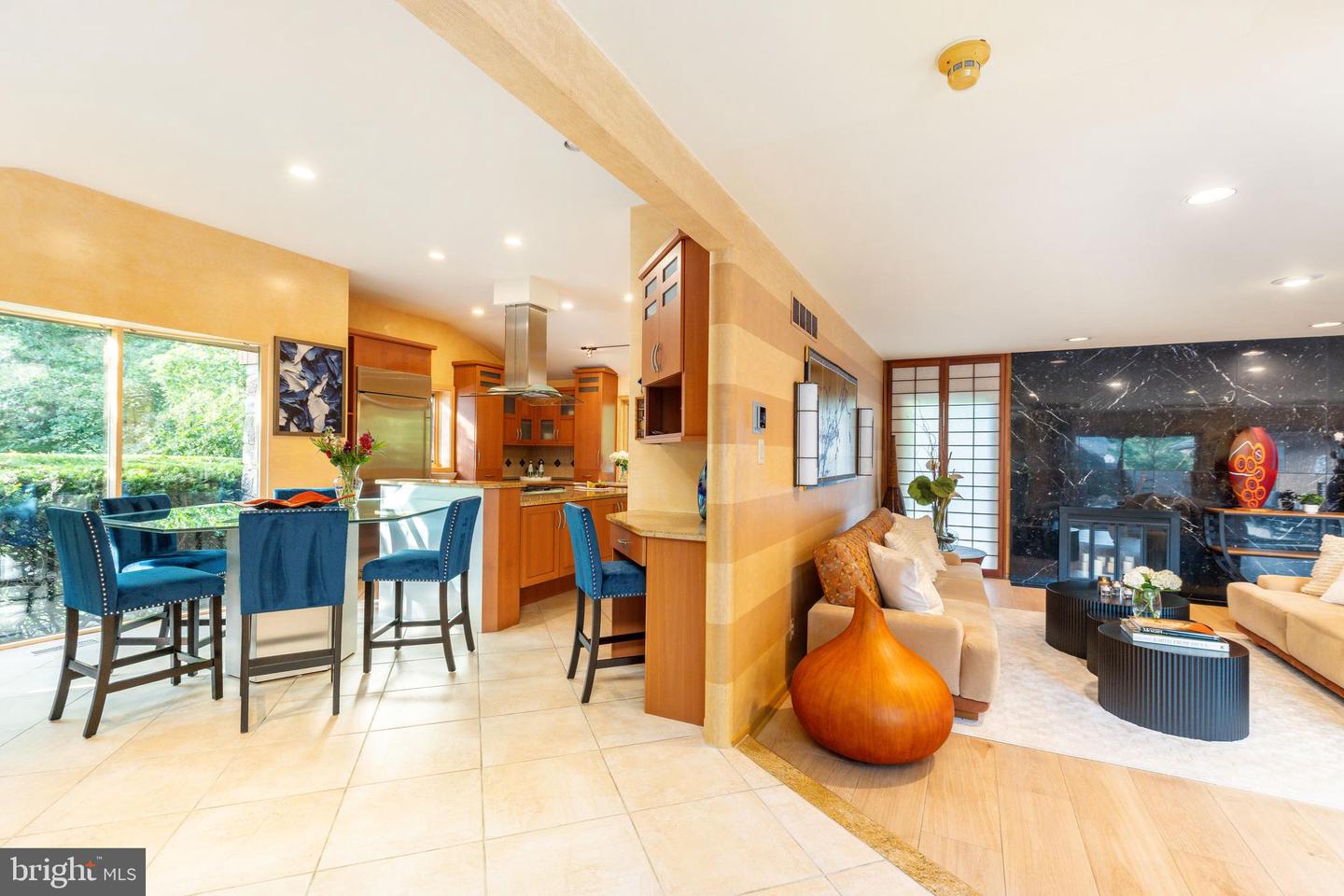 411 Clairemont Rd
