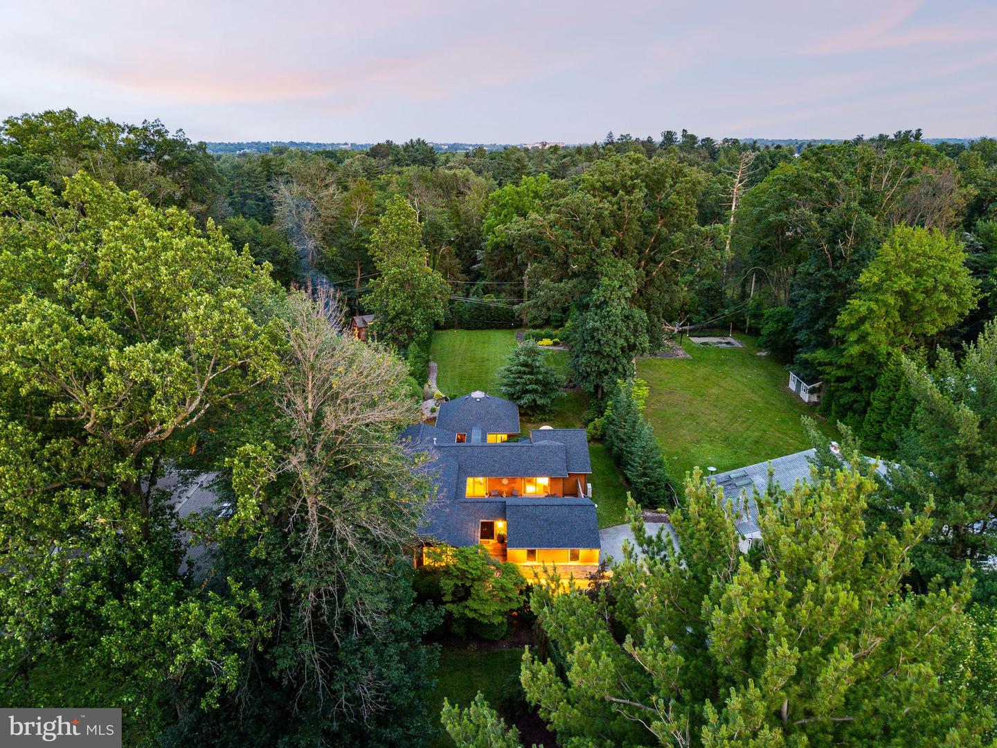 411 Clairemont Rd