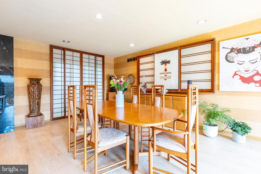 411 Clairemont Rd