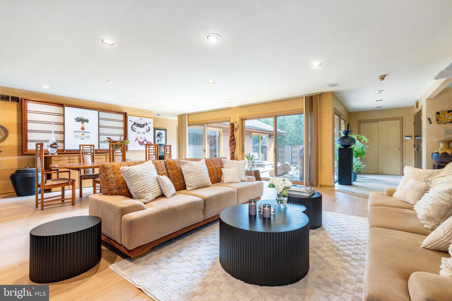 411 Clairemont Rd
