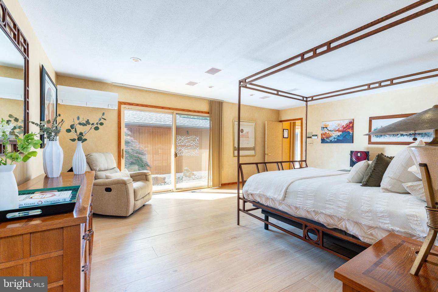 411 Clairemont Rd