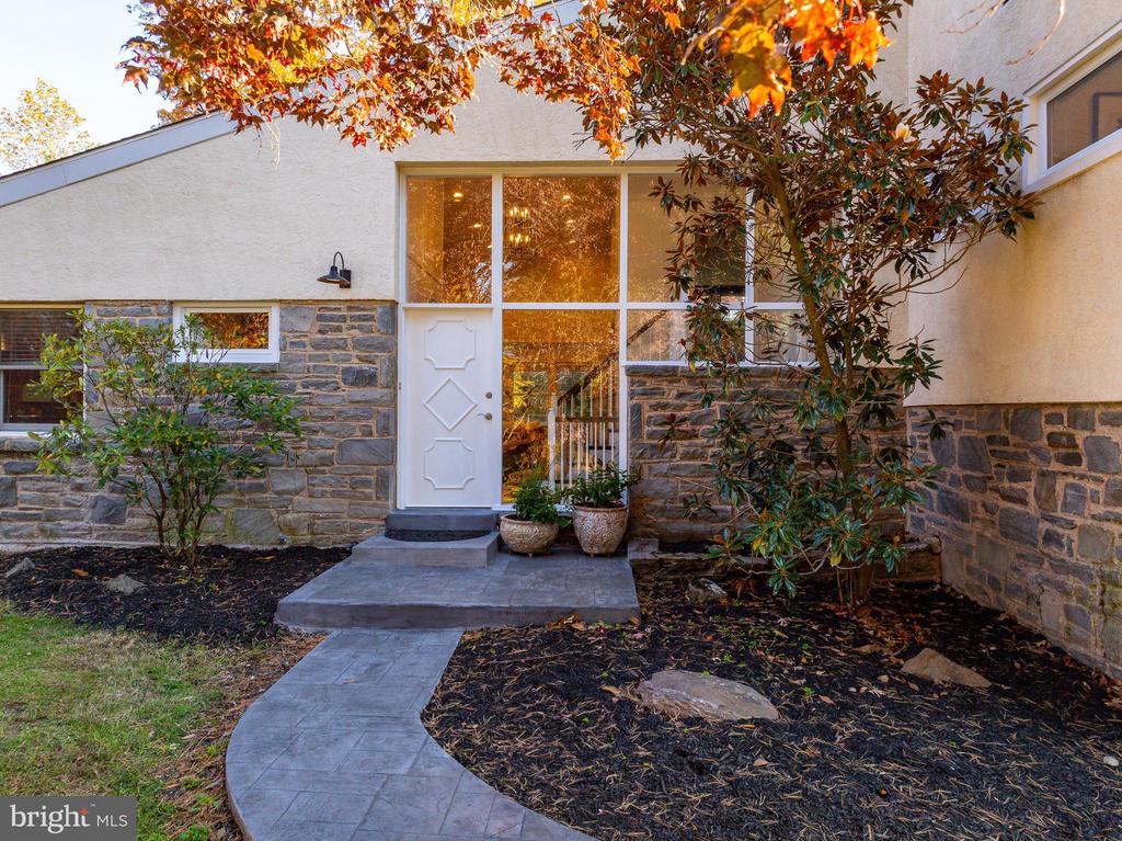407 CLAIREMONT ROAD