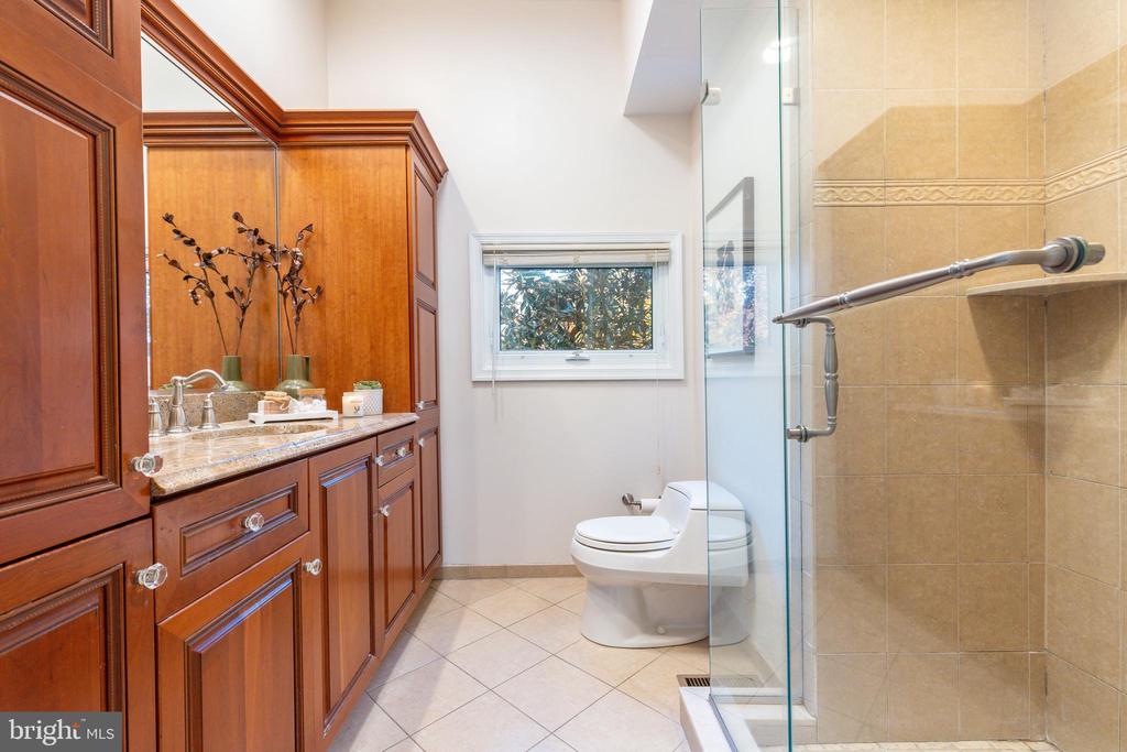407 CLAIREMONT ROAD