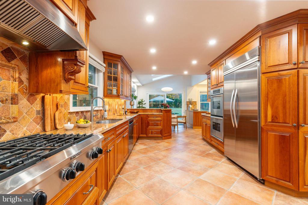 407 CLAIREMONT ROAD