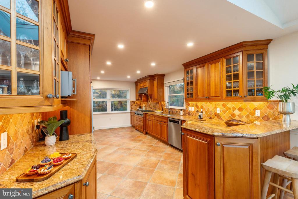 407 CLAIREMONT ROAD