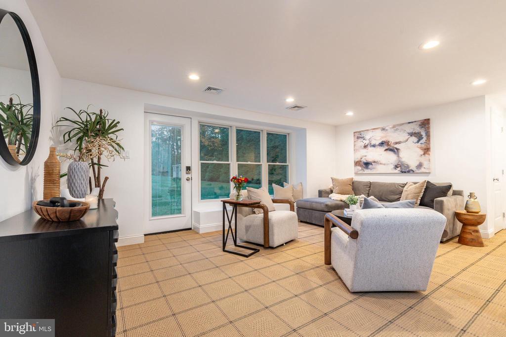 407 CLAIREMONT ROAD