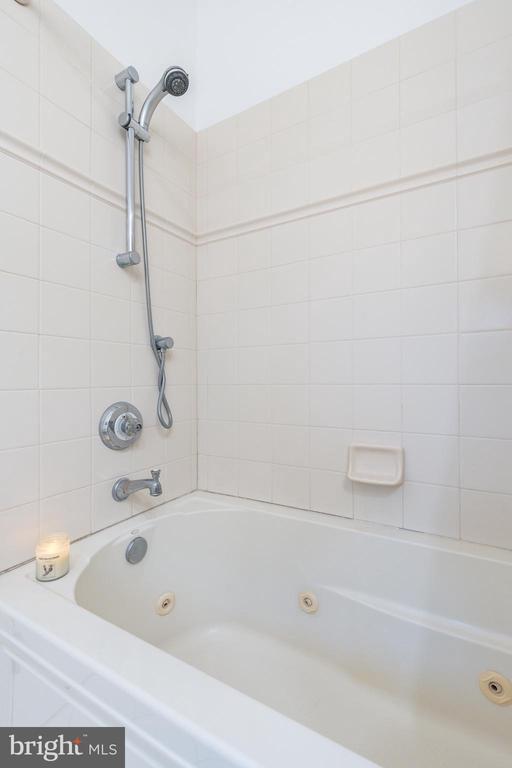 407 CLAIREMONT ROAD