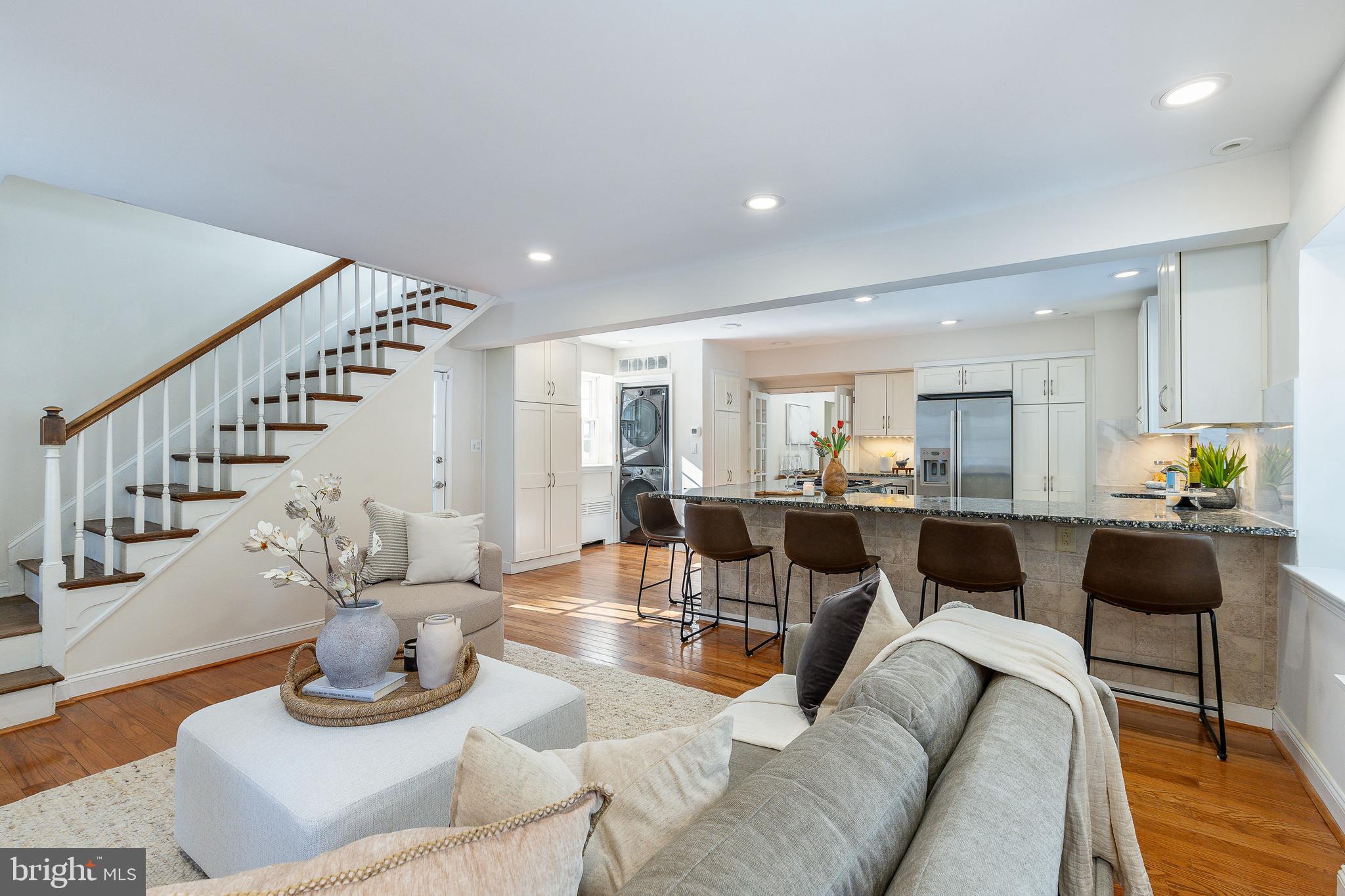 829 BRYN MAWR AVENUE