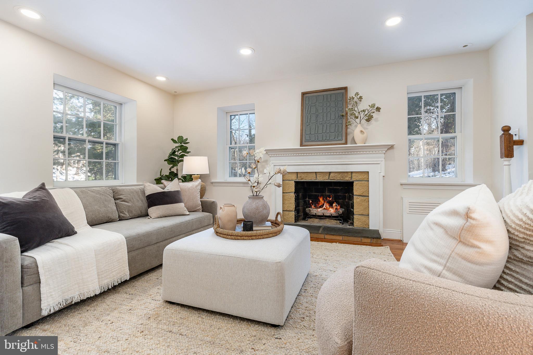 829 BRYN MAWR AVENUE