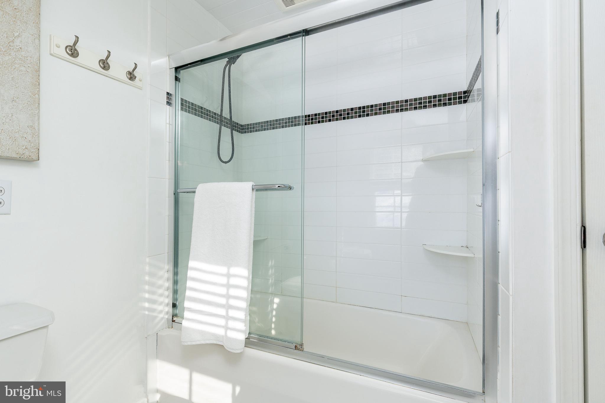 829 BRYN MAWR AVENUE