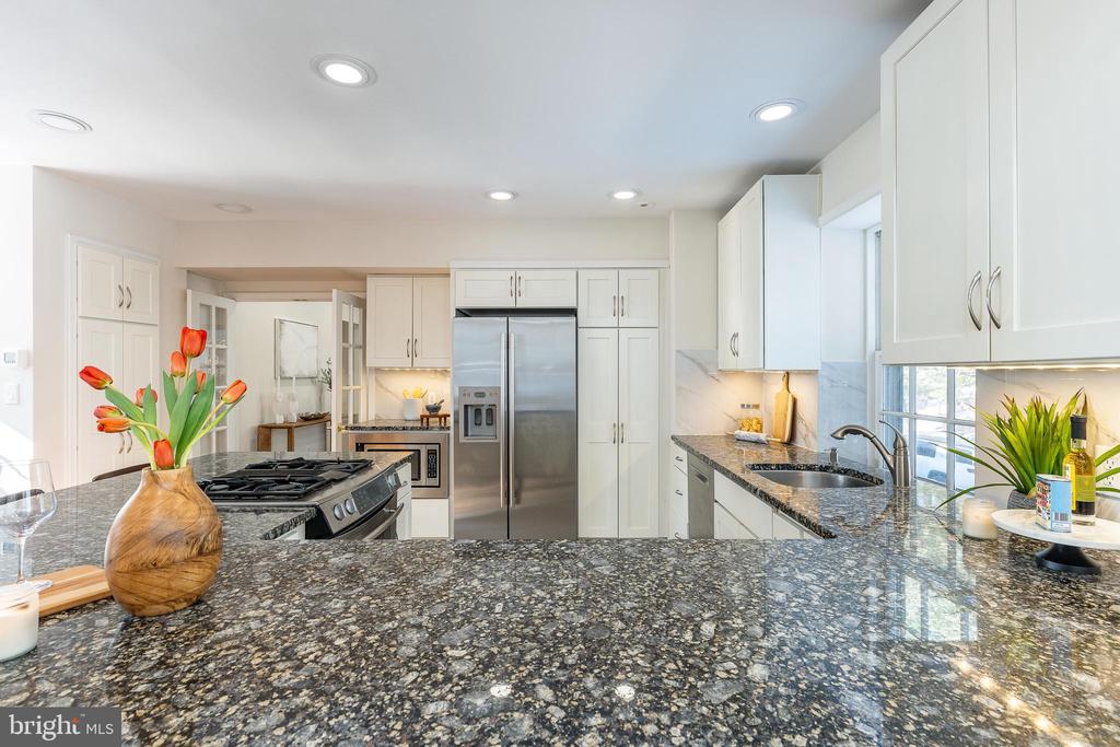 829 BRYN MAWR AVENUE