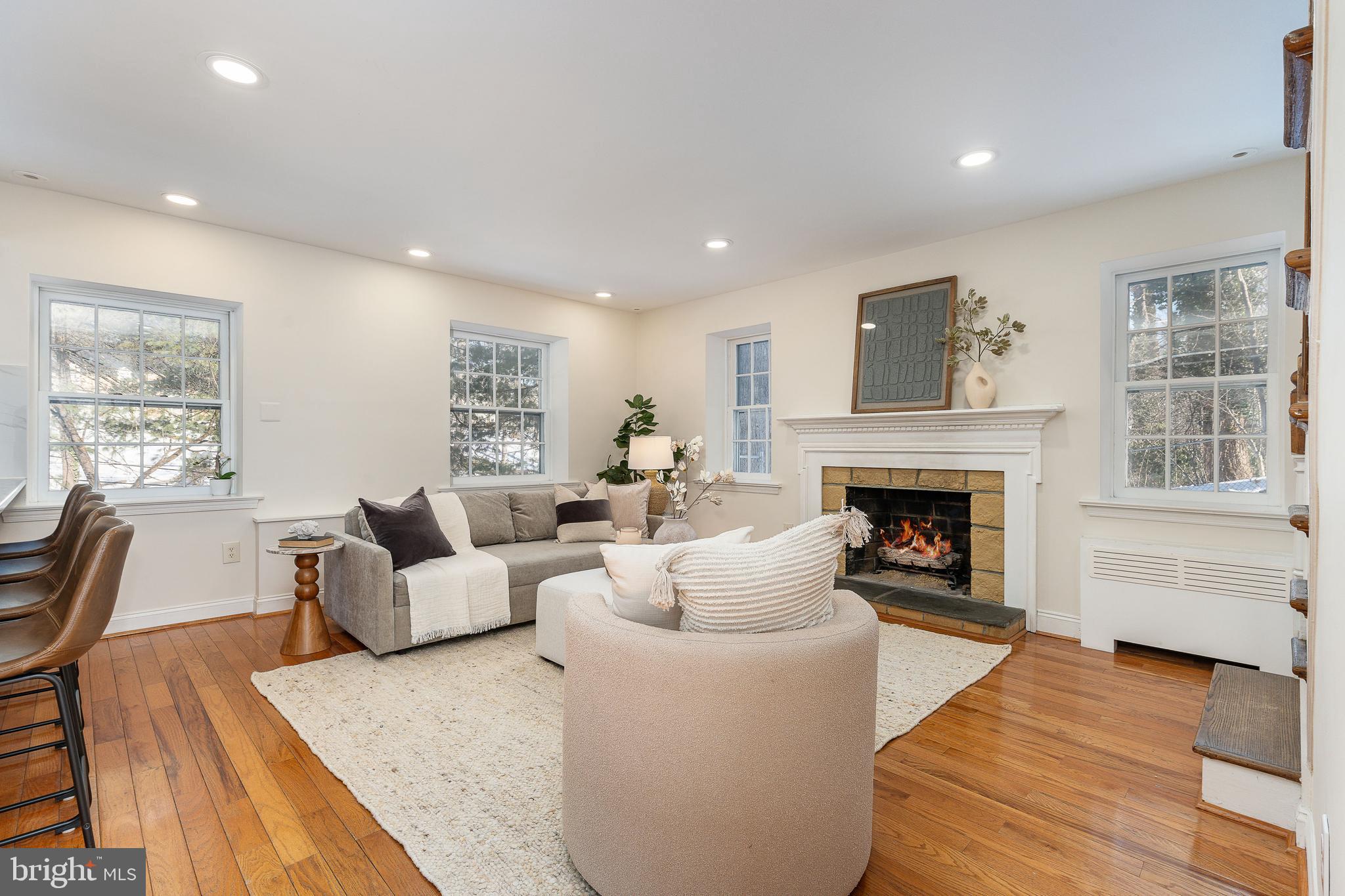 829 BRYN MAWR AVENUE