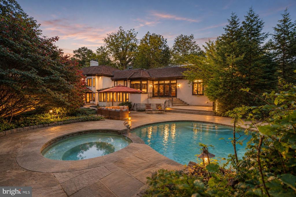 1075 GREEN VALLEY ROAD Unit:           
