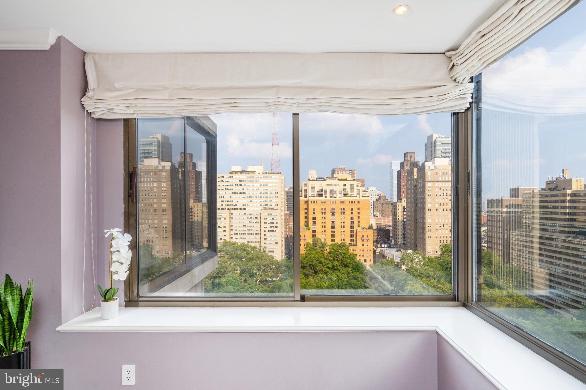 202-10 W Rittenhouse Sq #1708