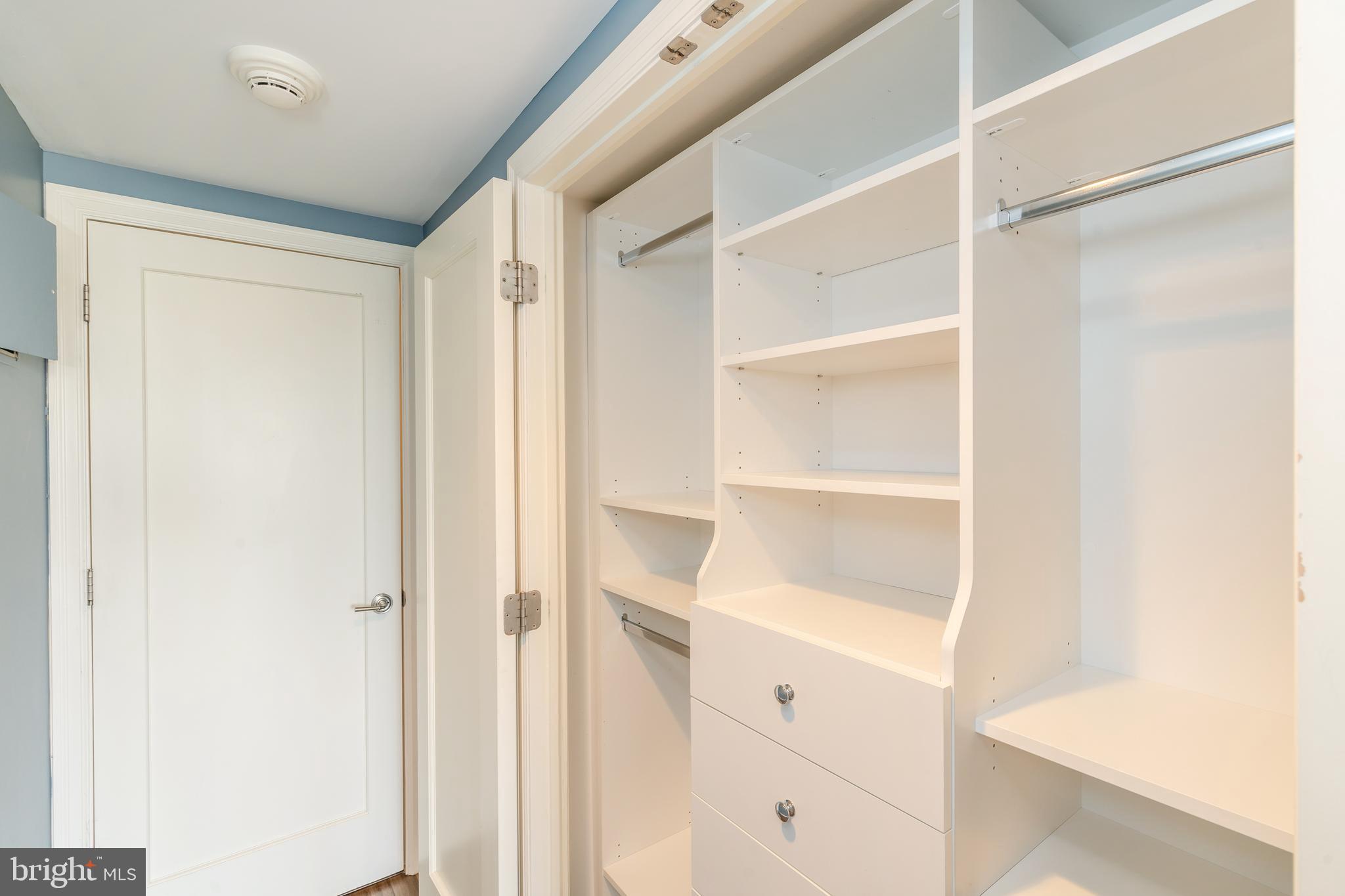 202-10 W Rittenhouse Sq #1708