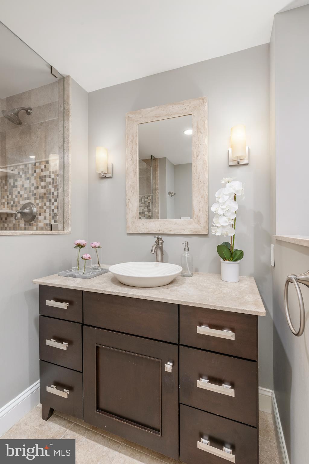 202-10 W Rittenhouse Sq #1708