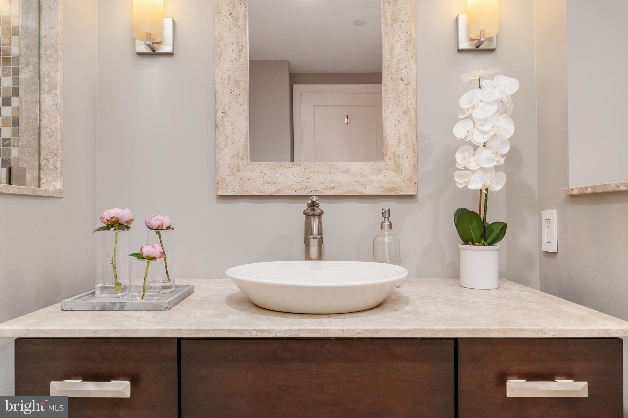 202-10 W Rittenhouse Sq #1708