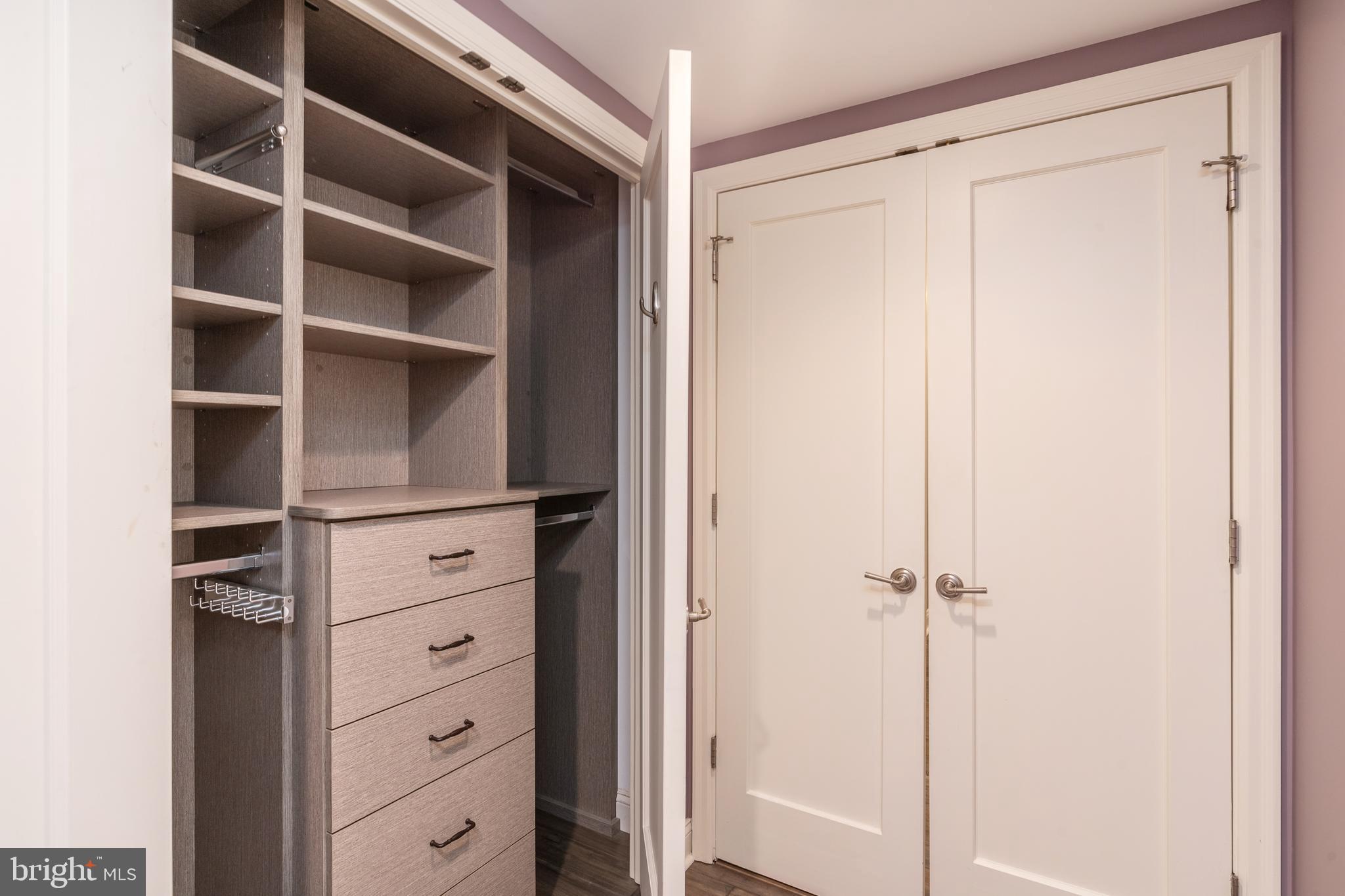 202-10 W Rittenhouse Sq #1708