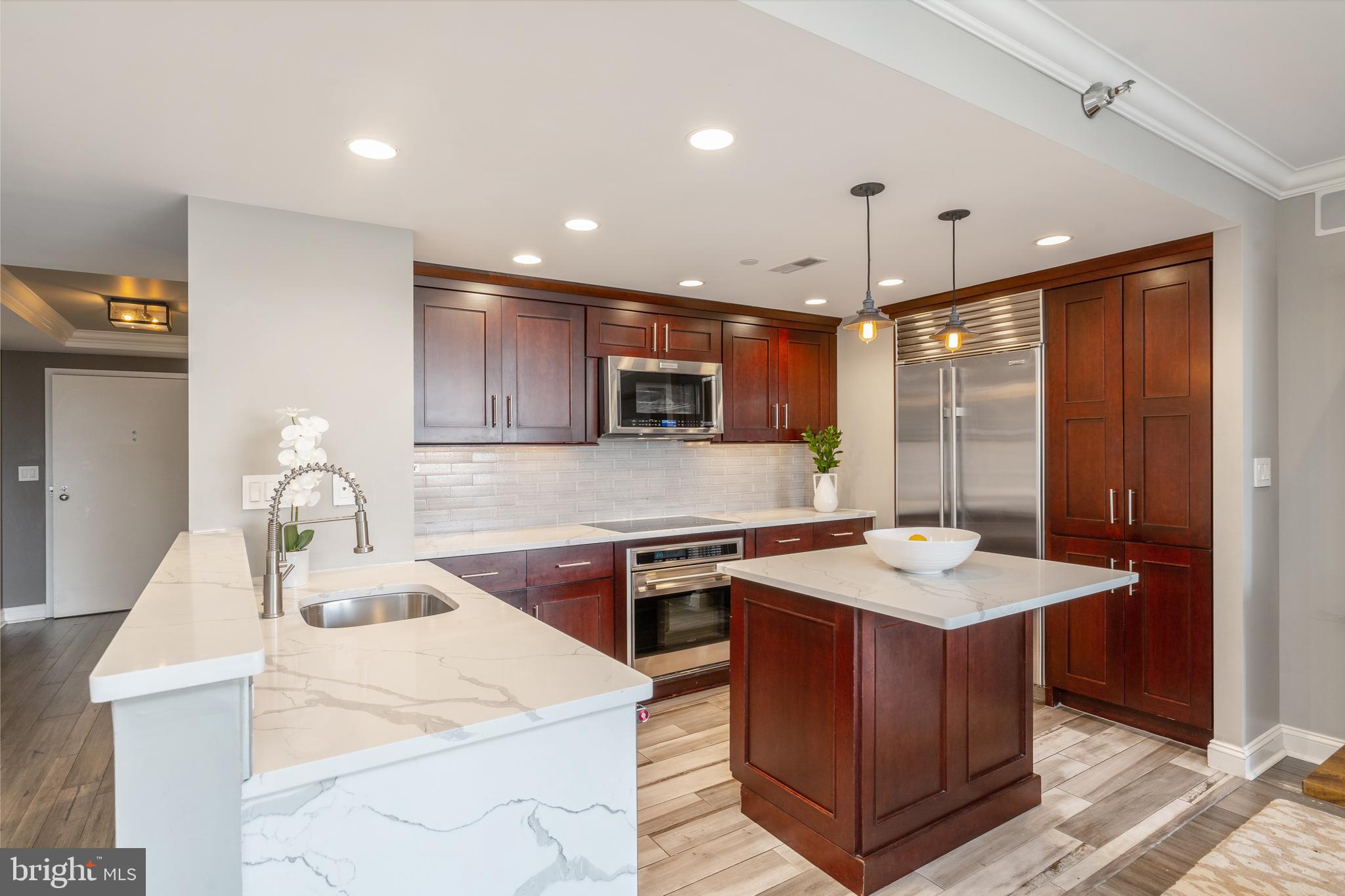 202-10 W Rittenhouse Sq #1708